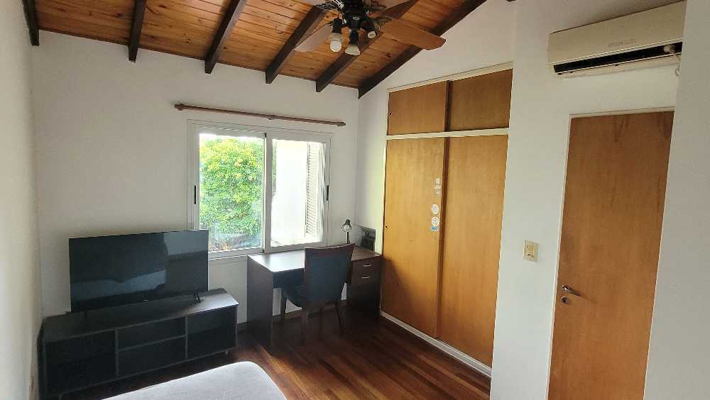Excelente Oportunidad Para Restaurar - Casa en Venta en Villa Luzuriaga con 4 dorm., 6 amb., 280 m2 cubiertos y 220 m2 totales - imagen 8