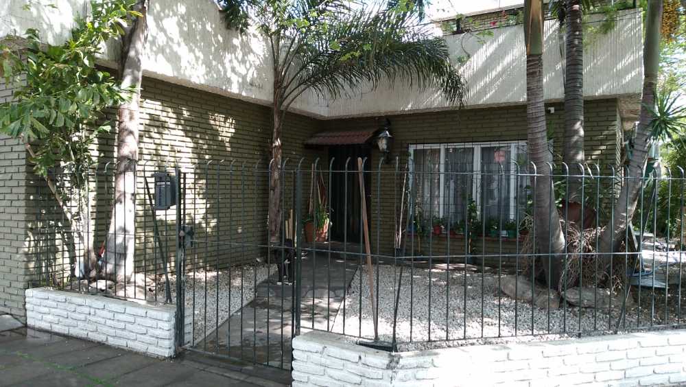 Casa en Venta Islas Malvinas 3498, Castelar - Imagen 1