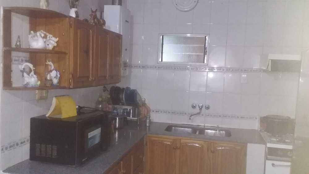 Casa De 2 Pisos, 8 X 30 Mts. Amplia, Muy Buena Ubicacion. - Casa en Venta en San Miguel de Tucumán con 4 dorm., 4 amb. y 240 m2 totales - imagen 15