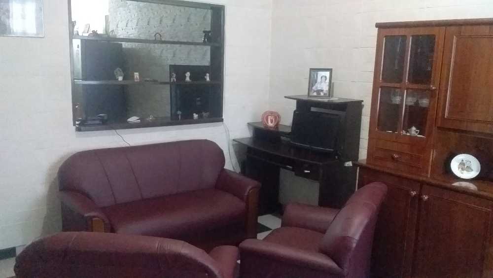 Comprar Casa en San Miguel de Tucumán · dueño directo · 4 o más dorm · 240 m² de lote - Imagen 4