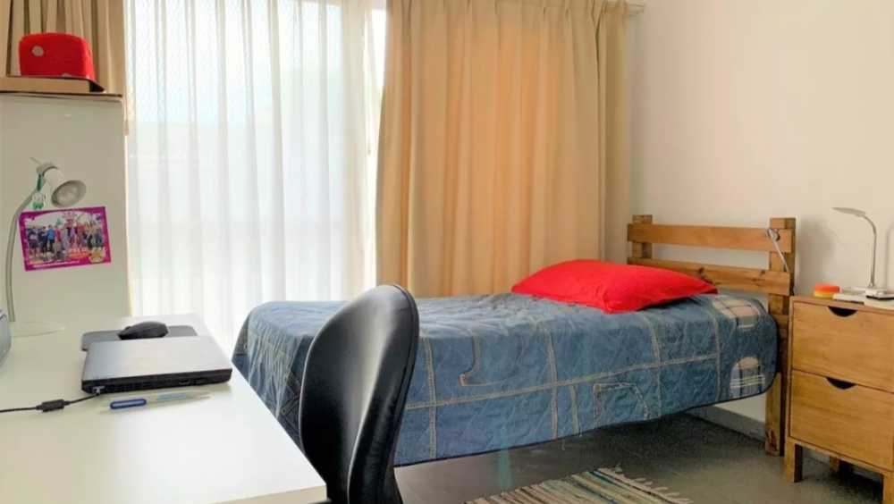 Galpón en Venta en Ramos Mejia, · dueño directo · 4 o más dorm · 2 cocheras · 297 m² de lote - Imagen 2