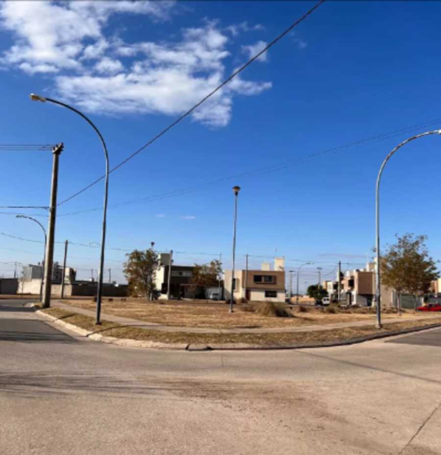 Terreno disponible en Córdoba · frente 10 m · largo 25 m · 260 m² de lote · barrio con seguridad - Imagen 2
