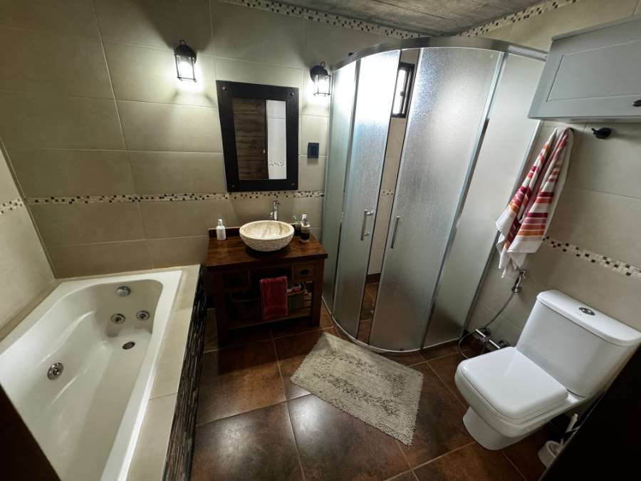 Casa Con Modernos Apartamentos A Pasos Del Mar En La Paloma - Uruguay - Casa en Venta en Abasto con 4 dorm., 225 m2 cubiertos y 273 m2 totales - imagen 11