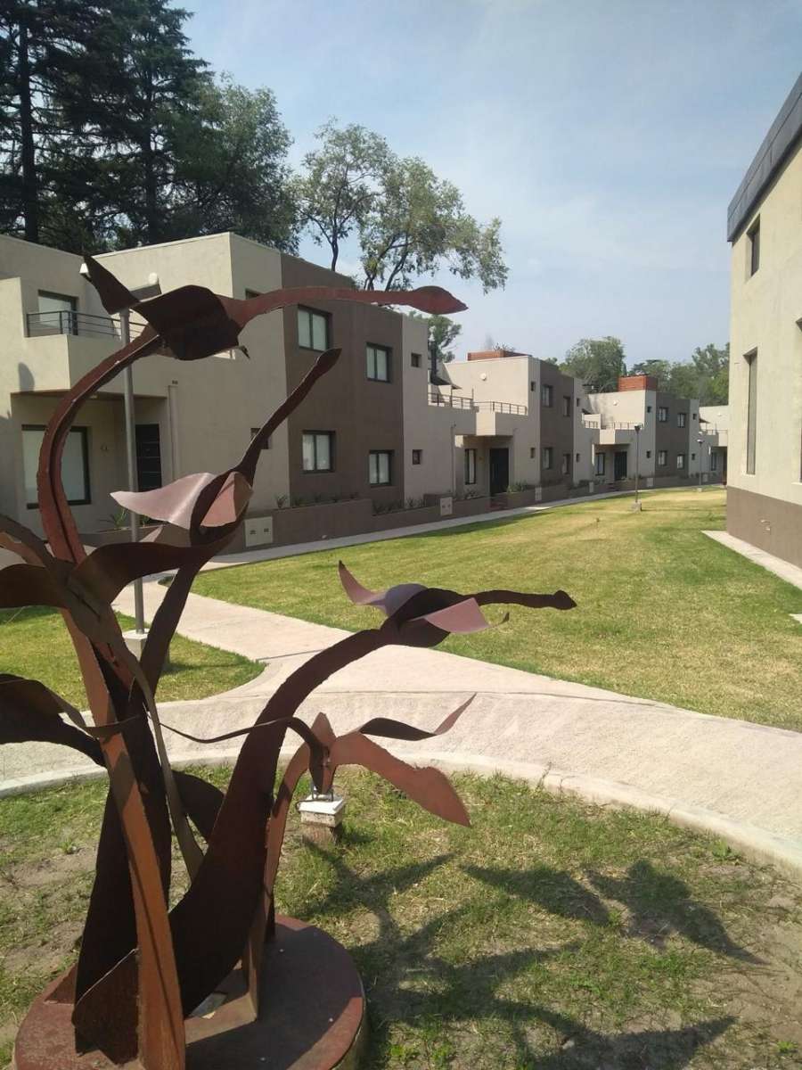 Casa en Rio Ceballos: en Venta · barrio privado · dueño directo · 2 dorm · cochera - Imagen 4