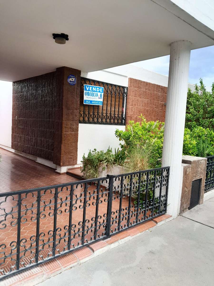 Venta de Casa en Excelente Barrio ubicado en el Corazon de la provincia - Imagen 1