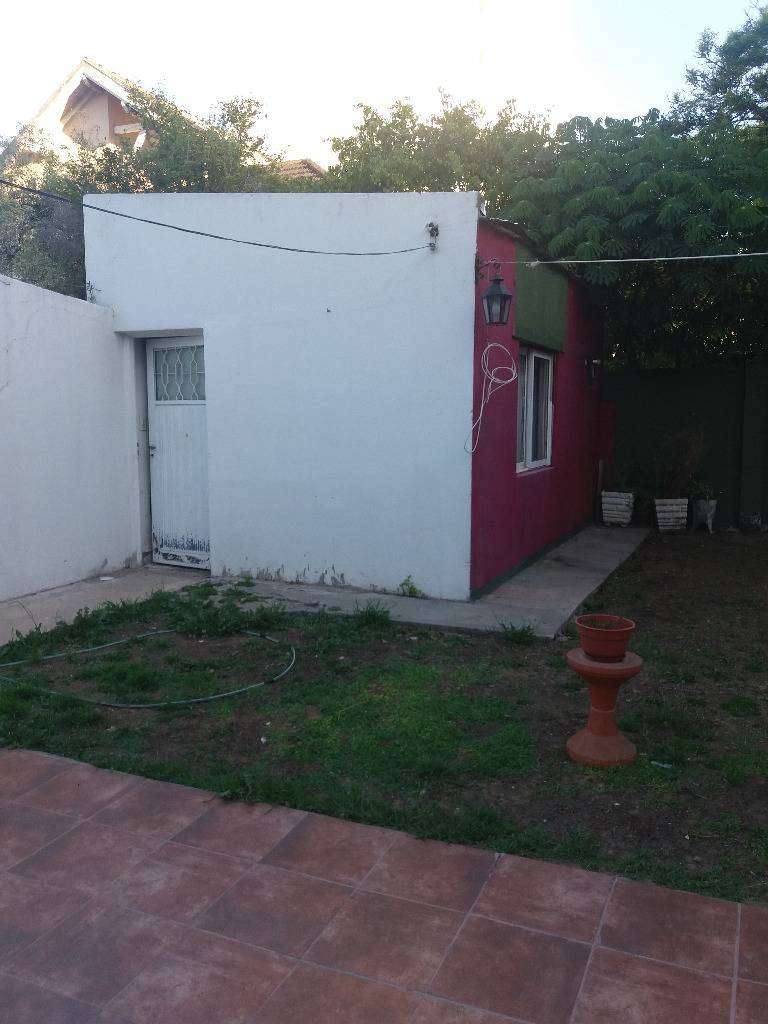 Casa A La Venta De 3 Ambientes En Monte Grande Con Jardn, Parrilla Y Cochera. - Casa en Venta en Monte Grande con 2 dorm., 3 amb., 150 m2 cubiertos y 300 m2 totales - imagen 9