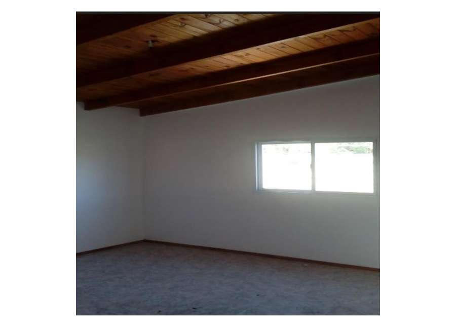 Oportunidad: Casa en Venta en Hipolito Yrigoyen · dueño directo · 2 dorm · cochera · 1,26 m² de lote - Imagen 2