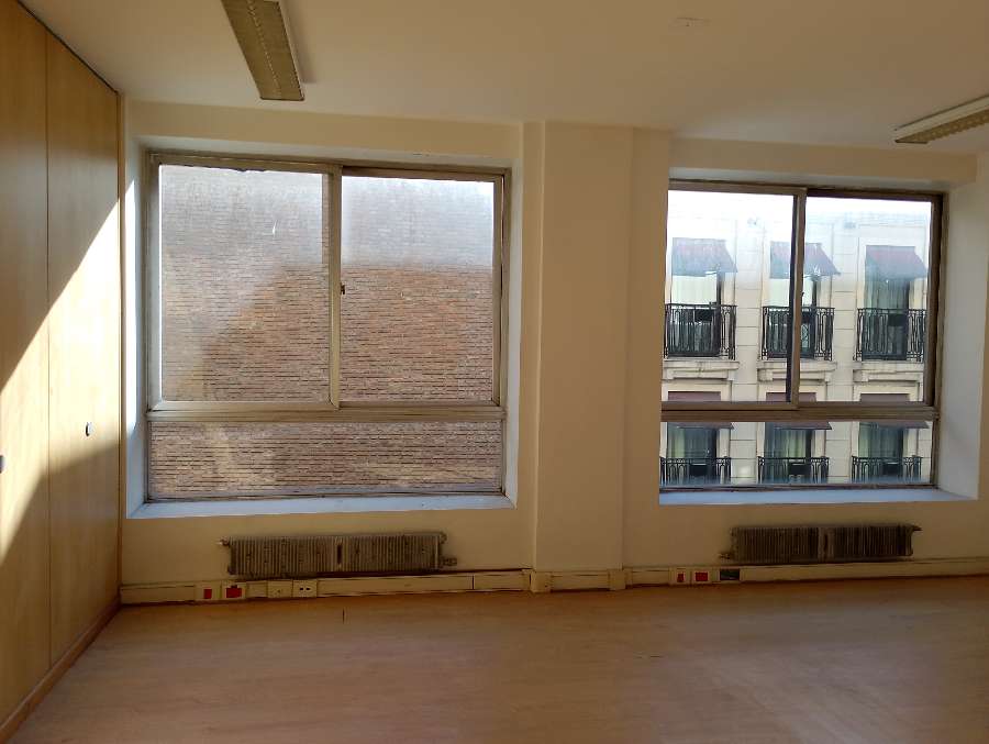 Alquiler De Amplias Y Luminosas Oficinas - Oficina en Alquiler en San Nicolás con 200 m2 cubiertos - imagen 11