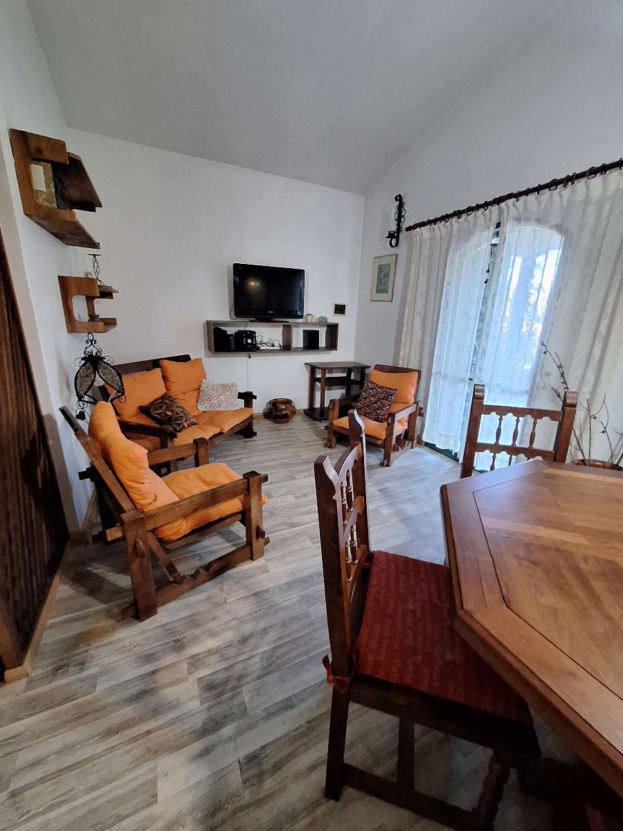 Vendo Esta Hermosa Casa Y Todo Lo Que Esta Adentro - Casa en Venta en Villa Allende con 2 dorm., 6 amb., 100 m2 cubiertos y 300 m2 totales - imagen 8