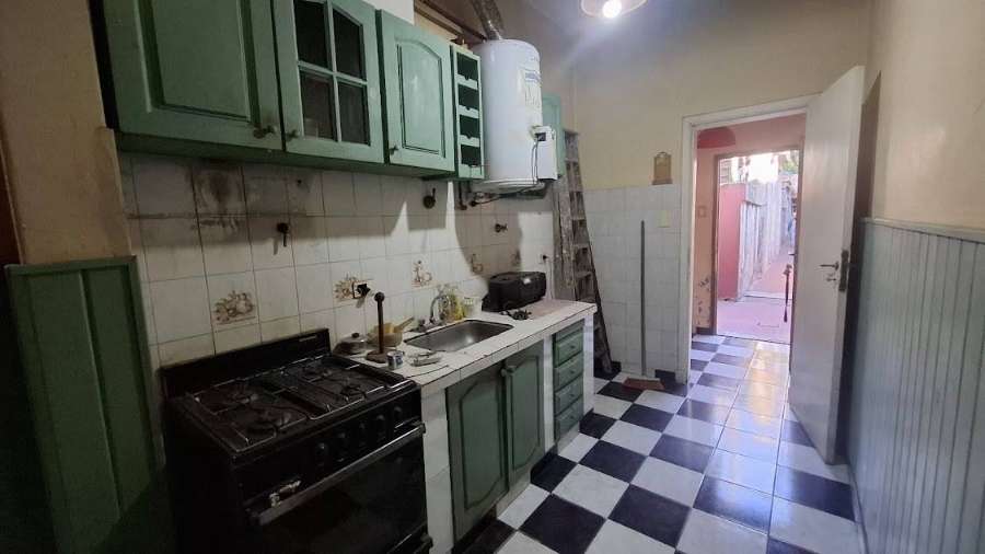 Venta De Ph 3 Ambientes A Reciclar Con Garage Y Terraza En Remedios De Escalada, Lans. - Casa en Venta en Remedios de Escalada con 2 dorm., 3 amb., 64 m2 cubiertos y 64 m2 totales - imagen 5