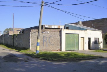 Galpón en Venta en Rosario · dueño directo · cochera · 312 m² de lote - Imagen 1