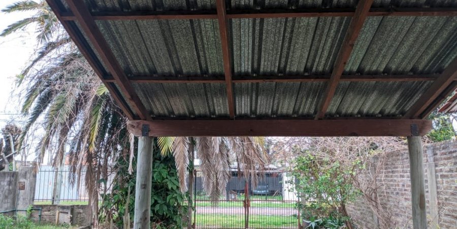 Gran Casa A Reciclar - Oportunidad Inmobiliaria! Terreno Muy Grande! - Casa en Venta en Esteban Echeverria con 3 dorm., 6 amb., 189 m2 cubiertos y 625 m2 totales - imagen 3