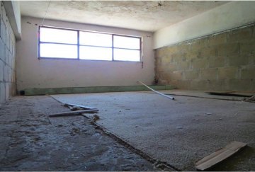 Casa en Rafael Calzada en Venta · dueño directo · 4 o más dorm · 590 m² de lote - Imagen 4