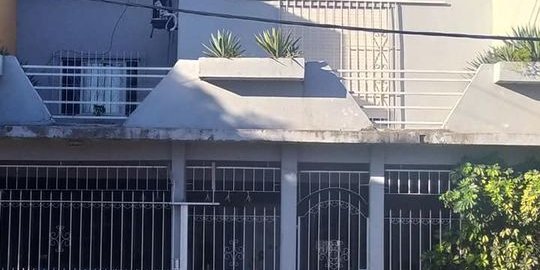 Casa en Venta en Bernal con 3 dorm., 4 amb. y 150 m2 cubiertos - imagen 1