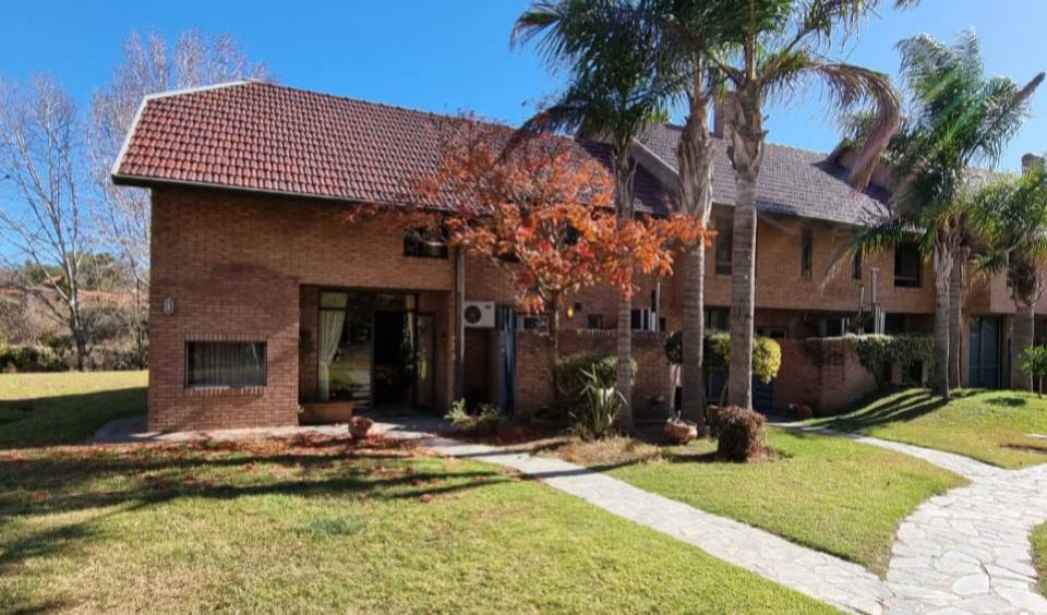Tu próximo Departamento en Venta en Córdoba · barrio con seguridad · dueño directo · 4 o más dorm · 2 cocheras - Imagen 1
