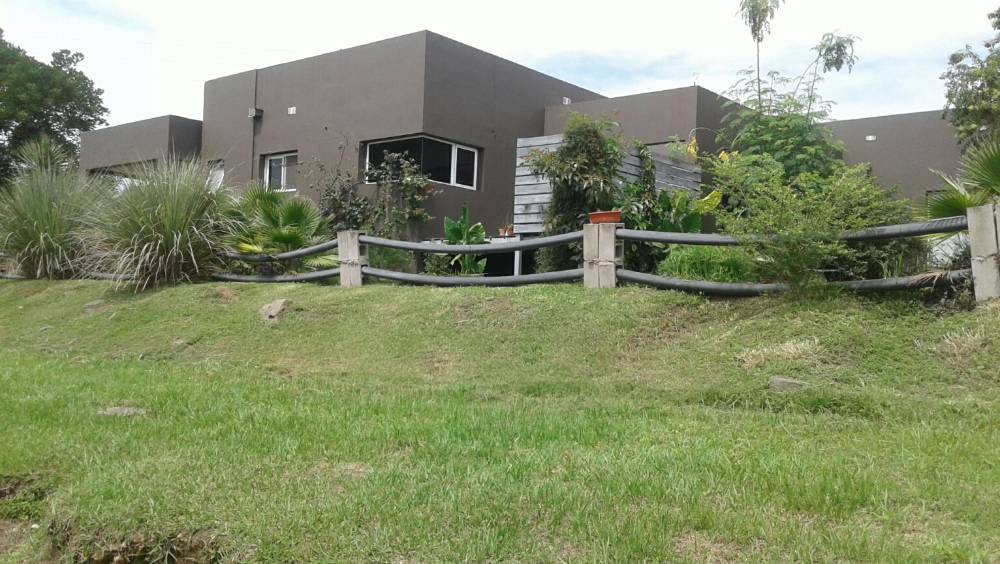 Casa en Yerba Buena: en Venta · barrio con seguridad · dueño directo · 2 dorm · 2 cocheras - Imagen 4