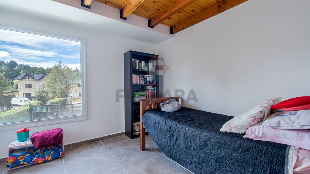 Hermoso Ph En Barrio Pinar De Festa, A Metros De La Avenida Pioneros - Departamento en Venta en Bariloche con 3 dorm., 4 amb. y 70 m2 cubiertos - imagen 11