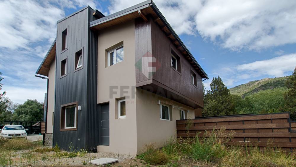 Hermoso Ph En Barrio Pinar De Festa, A Metros De La Avenida Pioneros - Departamento en Venta en Bariloche con 3 dorm., 4 amb. y 70 m2 cubiertos - imagen 8