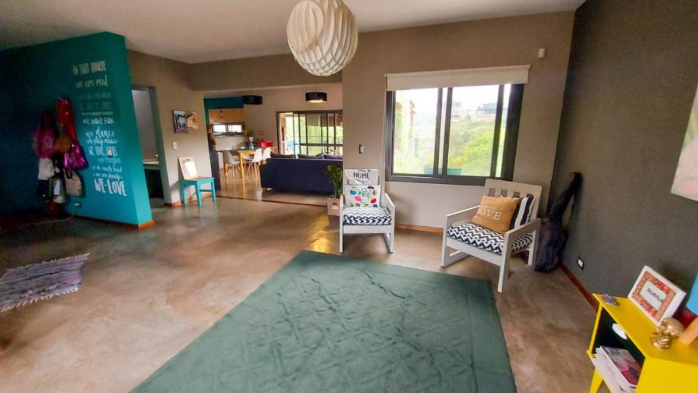 Hermosa Casa En Las Sierras - Casa en Venta en Villa Carlos Paz con 3 dorm., 6 amb., 400 m2 cubiertos y 1.200 m2 totales - imagen 4