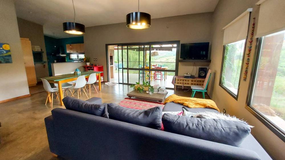 Hermosa Casa En Las Sierras - Casa en Venta en Villa Carlos Paz con 3 dorm., 6 amb., 400 m2 cubiertos y 1.200 m2 totales - imagen 5