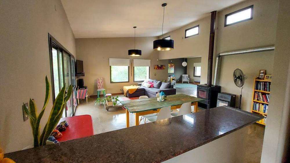 Hermosa Casa En Las Sierras - Casa en Venta en Villa Carlos Paz con 3 dorm., 6 amb., 400 m2 cubiertos y 1.200 m2 totales - imagen 9