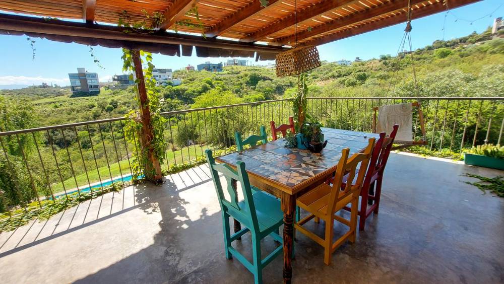 Hermosa Casa En Las Sierras - Casa en Venta en Villa Carlos Paz con 3 dorm., 6 amb., 400 m2 cubiertos y 1.200 m2 totales - imagen 10