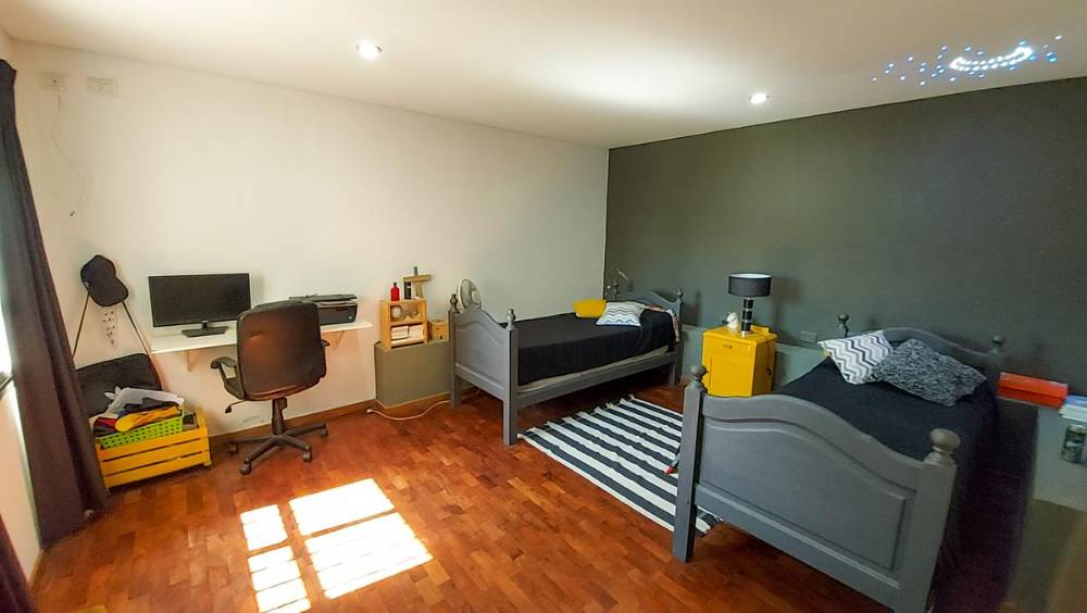 Hermosa Casa En Las Sierras - Casa en Venta en Villa Carlos Paz con 3 dorm., 6 amb., 400 m2 cubiertos y 1.200 m2 totales - imagen 12