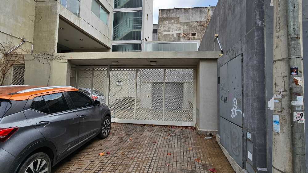 Venta de Cochera con Ubicación Privilegiada en Santiago Bis 99, Barrio Pichincha - Imagen 3