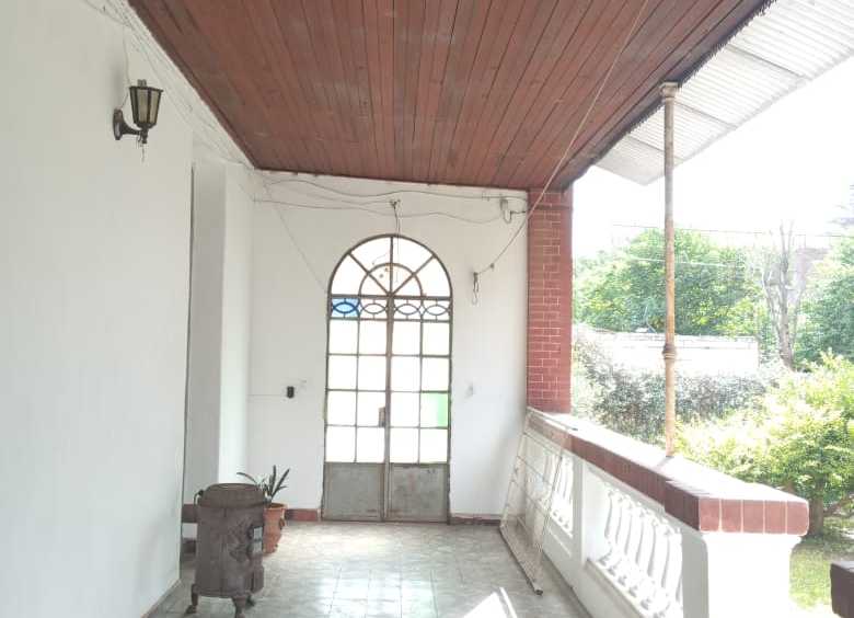 VENDO CASA ANTIGUA CON 13500M2 + 1 CASA Y 2 GALPONES EN UNQUILLO - Imagen 3