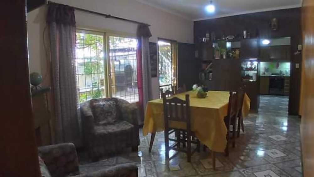 Excelente Pripiedad Con 2 Viviendas - Casa en Venta en General Alvear con 3 dorm., 6 amb., 280 m2 cubiertos y 800 m2 totales - imagen 8