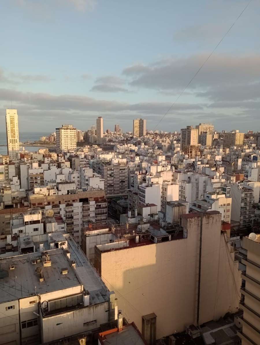 En Mar del Plata, Departamento en Venta · barrio con seguridad · dueño directo · 3 dorm · 68 m² de lote - Imagen 3