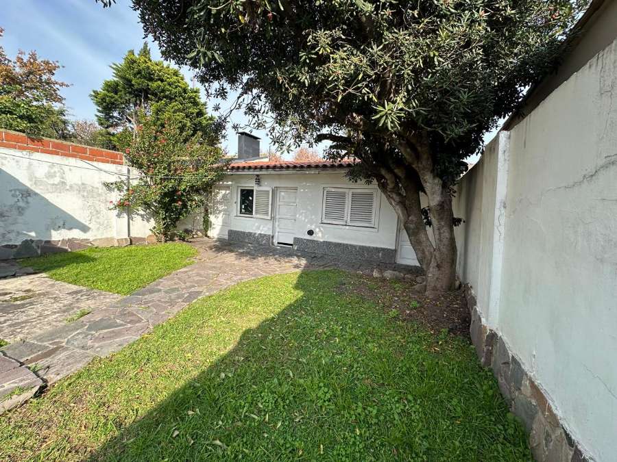Venta Casa familiar 3 amb. c/ parque, parrilla, lavadero independ. y cochera, Quilmes - Imagen 5
