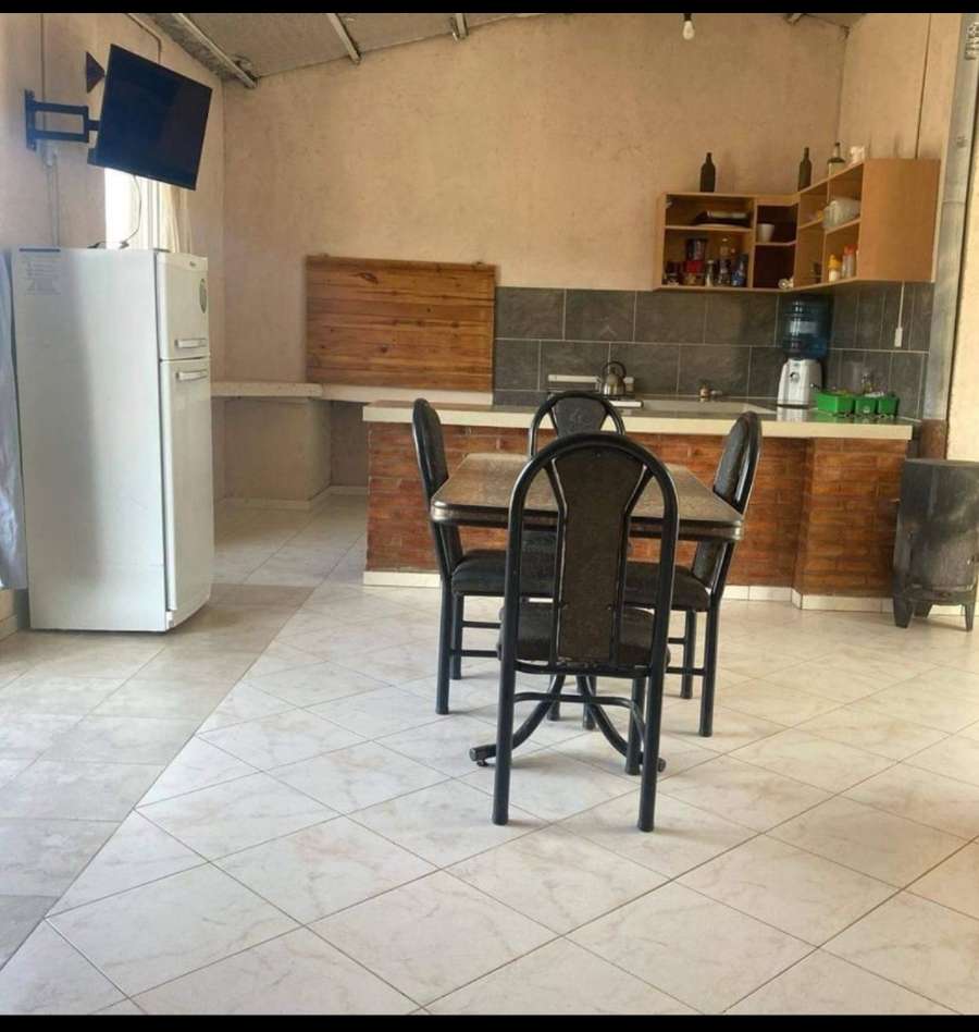 Alquilo Casa Temporario - Casa en Temporario en Uspallata con 2 dorm., 3 amb., 72 m2 cubiertos y 2.500 m2 totales - imagen 2