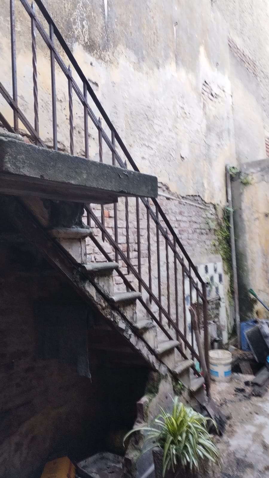 Terreno Para Edificar O Casa A Refaccionar Con Local Y Cochera De 136 M En Nueva Pompeya - Casa en Venta en Nueva Pompeya con 2 dorm., 3 amb., 100 m2 cubiertos y 136 m2 totales - imagen 4