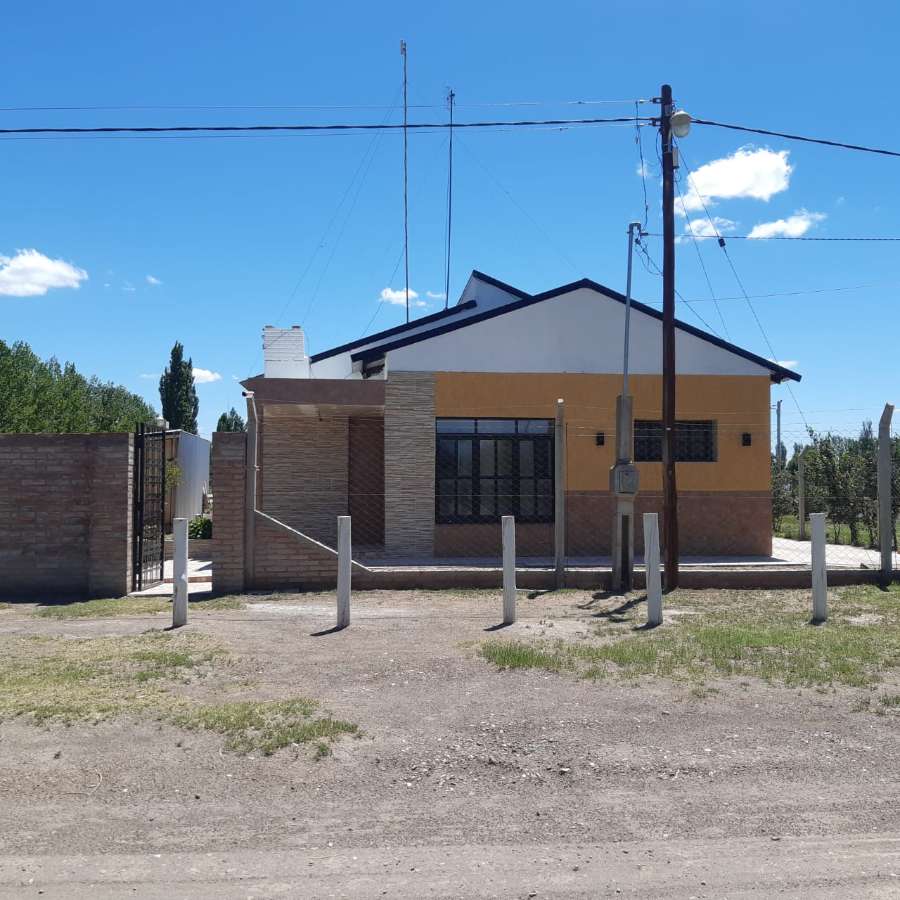 Comprar Campo en General Alvear · dueño directo · 4 o más dorm · cochera - Imagen 2