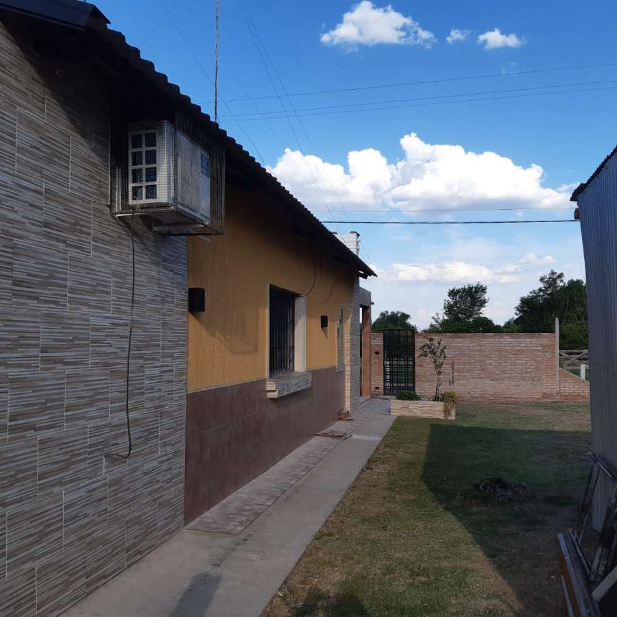 Comprar Campo en General Alvear · dueño directo · 4 o más dorm · cochera - Imagen 3