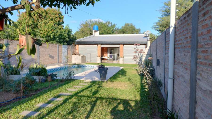 Propiedad Con Amplio Saln + Departamentos - Casa en Venta en Resistencia con 1 dorm., 2 amb., 99 m2 cubiertos y 500 m2 totales - imagen 6