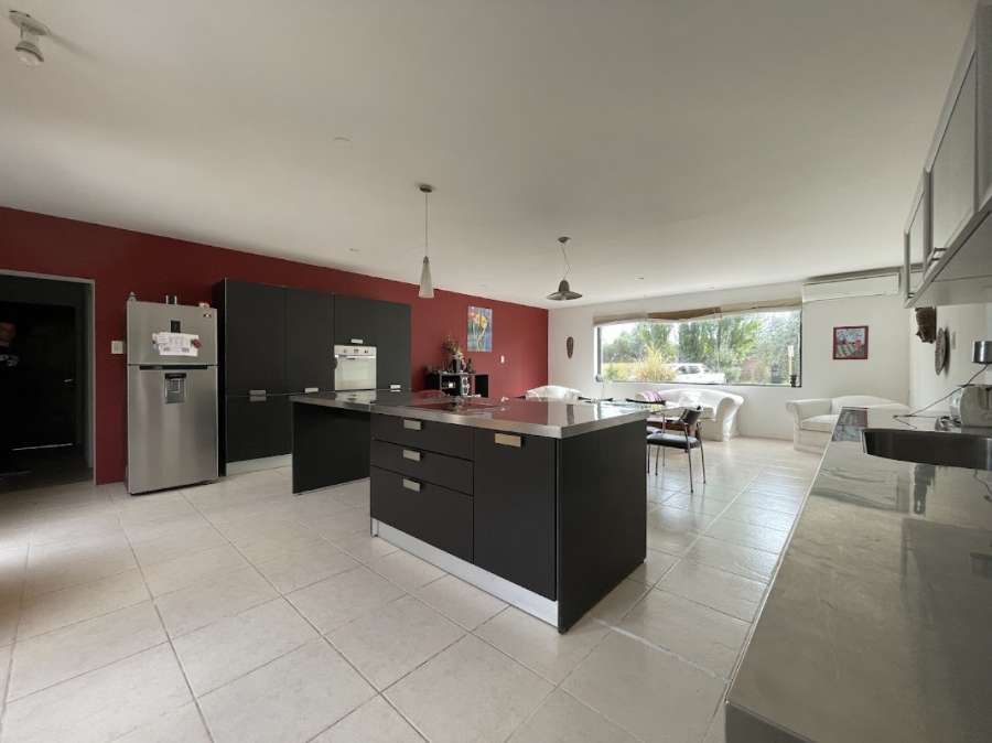 Casa en San Rafael para en Venta · dueño directo · 2 dorm · 3 cocheras · 0,23 ha - Imagen 2