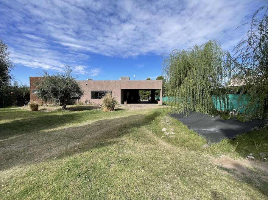 Vendo Casa Moderna En San Rafael, Mendoza, Con 2255 Mts De Terreno. - Casa en Venta en San Rafael con 2 dorm. y 180 m2 cubiertos - imagen 10