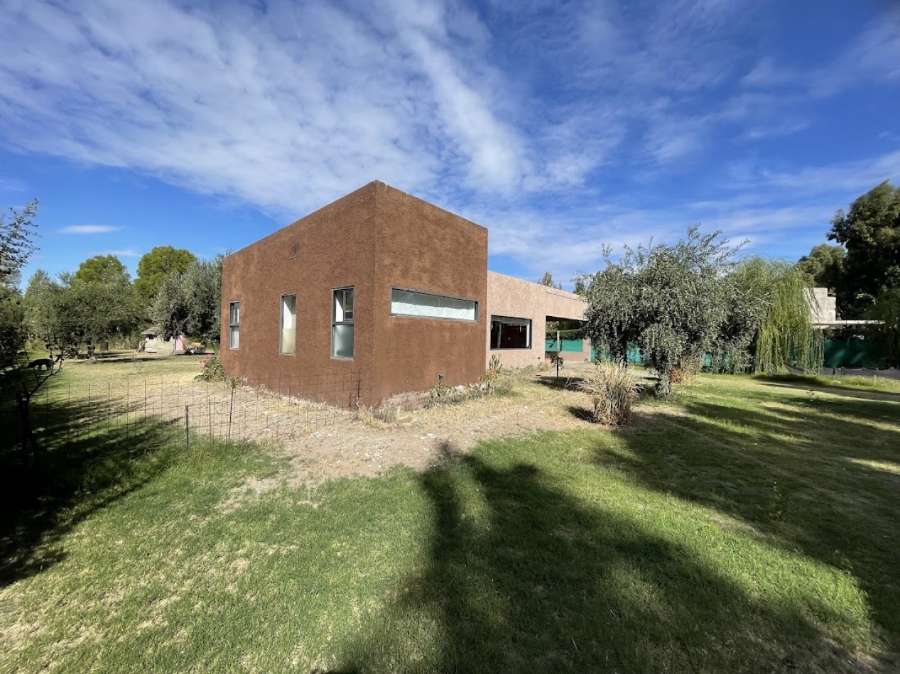 Vendo Casa Moderna En San Rafael, Mendoza, Con 2255 Mts De Terreno. - Casa en Venta en San Rafael con 2 dorm. y 180 m2 cubiertos - imagen 11