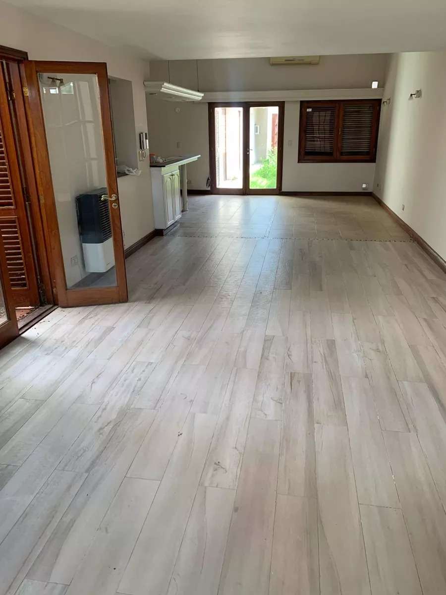 Vendo Casa En Sector Plaza Moretti - Casa en Venta en Río Cuarto con 4 dorm. - imagen 5
