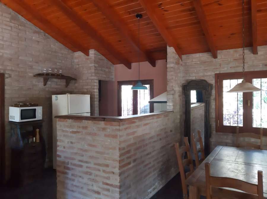 Oportunidad: Casa en Venta en Agua de Oro · dueño directo · 2 dorm · cochera · 800 m² de lote - Imagen 3