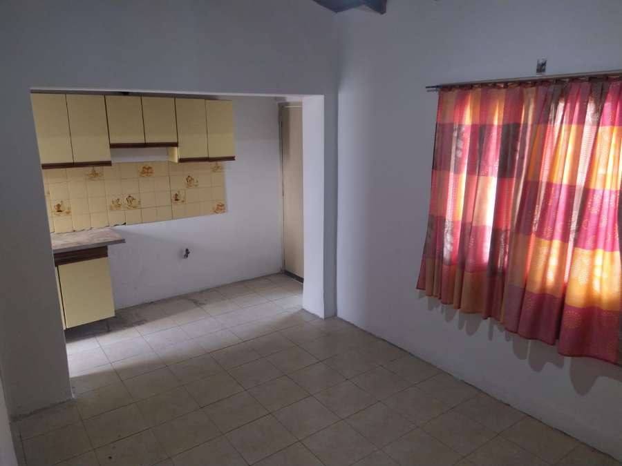 Alquilo Casa Sexta Seccin Mendoza - Casa en Alquiler en Mendoza con 3 dorm., 6 amb., 120 m2 cubiertos y 134 m2 totales - imagen 2