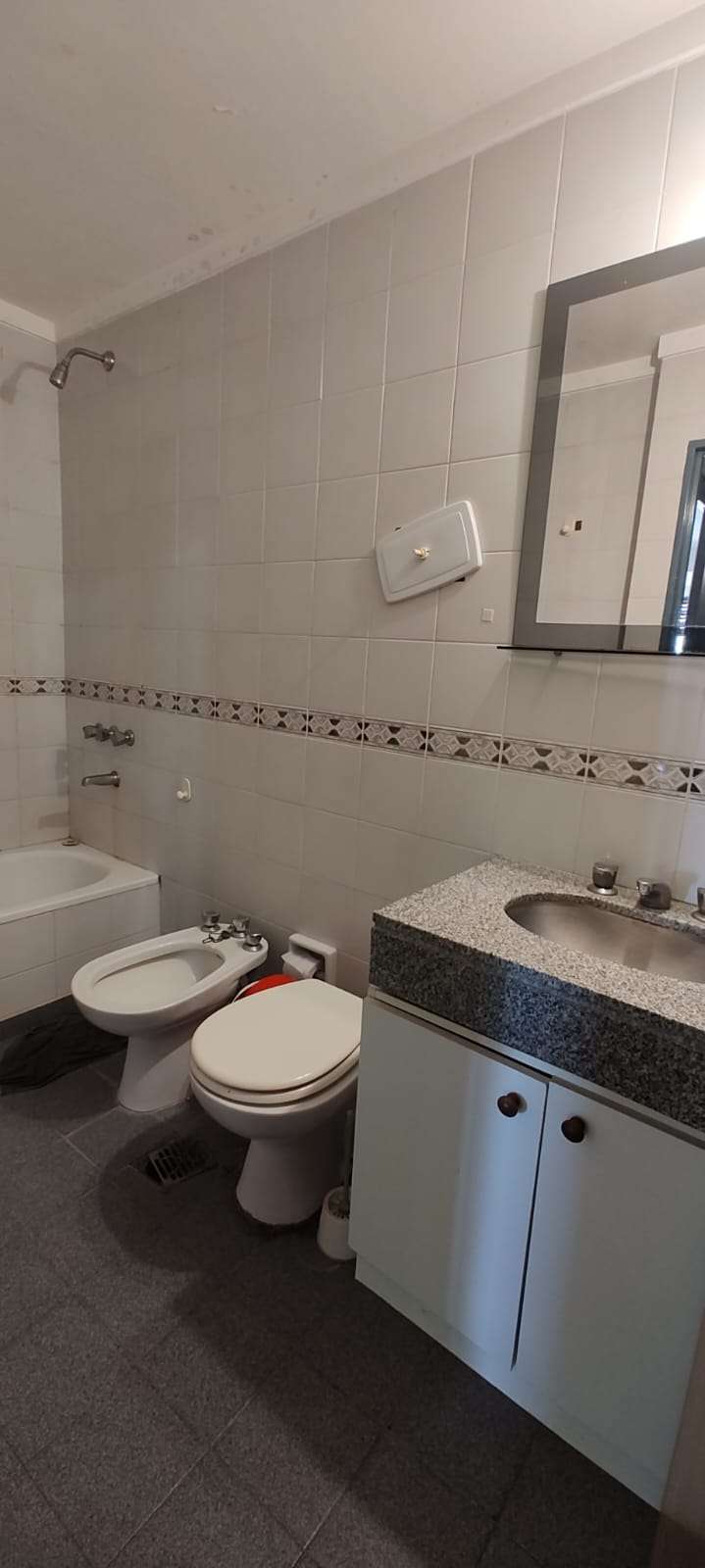 Vendo Duplex En Macrocentro - Casa en Venta en Río Cuarto con 3 dorm., 122 m2 cubiertos y 122 m2 totales - imagen 2