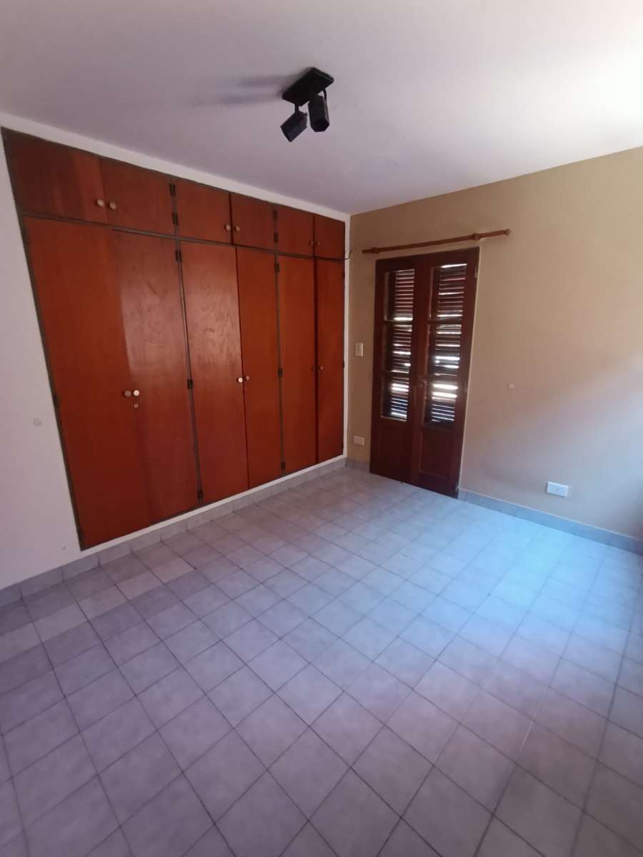 Vendo Duplex En Macrocentro - Casa en Venta en Río Cuarto con 3 dorm., 122 m2 cubiertos y 122 m2 totales - imagen 7