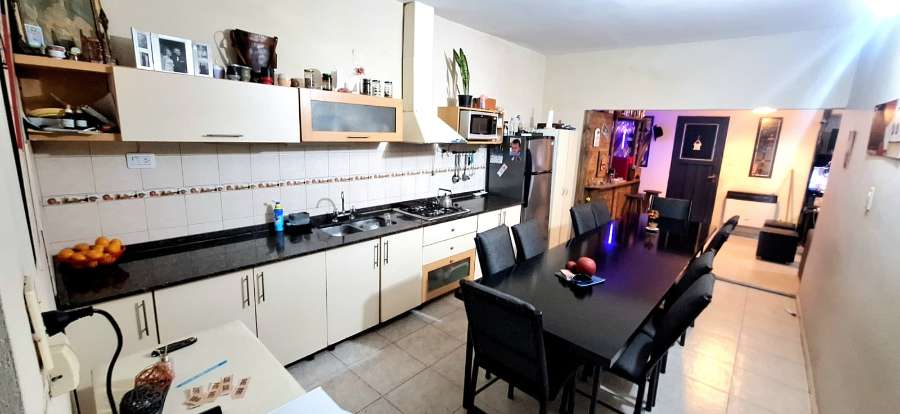 Casa+galpn+pileta+cochera - Casa en Venta en Córdoba con 3 dorm., 6 amb., 210 m2 cubiertos y 450 m2 totales - imagen 5