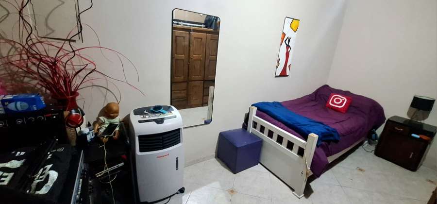 Casa+galpn+pileta+cochera - Casa en Venta en Córdoba con 3 dorm., 6 amb., 210 m2 cubiertos y 450 m2 totales - imagen 8