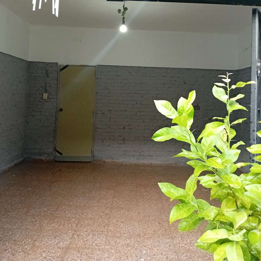 Casa disponible en Rosario · dueño directo · 2 dorm · 4 ambientes · 170 m² de lote - Imagen 2
