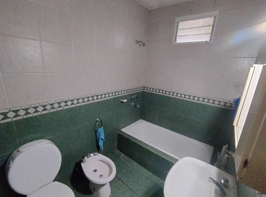 Casa única en Monteros en Venta · dueño directo · 3 dorm · 5 cocheras · 1 m² de lote - Imagen 4