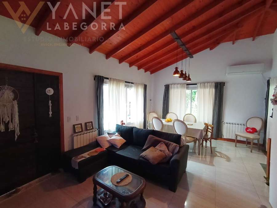 AMPLIO CHALET MODERNO CON CASA - ZONA JAGÜEL - Imagen 3